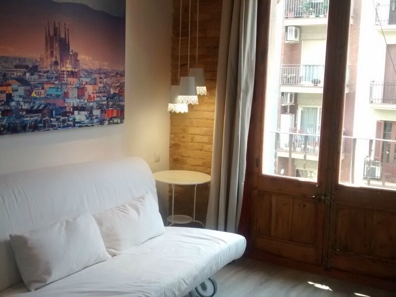 Happy People Sagrada Familia Gaudi Apartment บาร์เซโลนา ภายนอก รูปภาพ