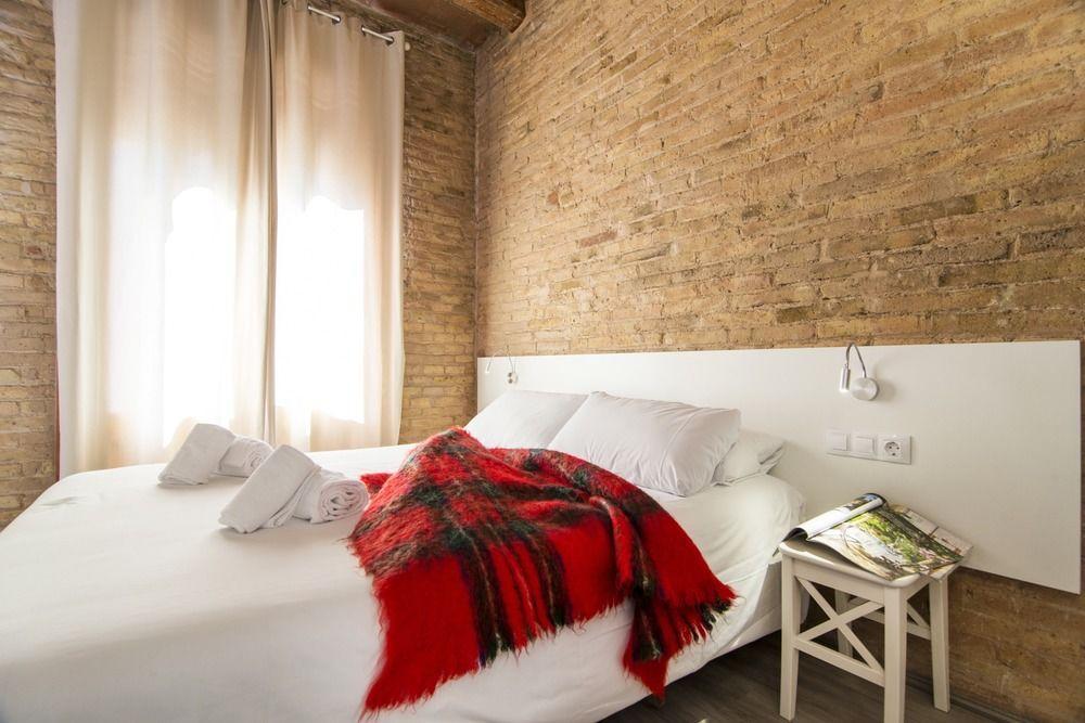 Happy People Sagrada Familia Gaudi Apartment บาร์เซโลนา ภายนอก รูปภาพ