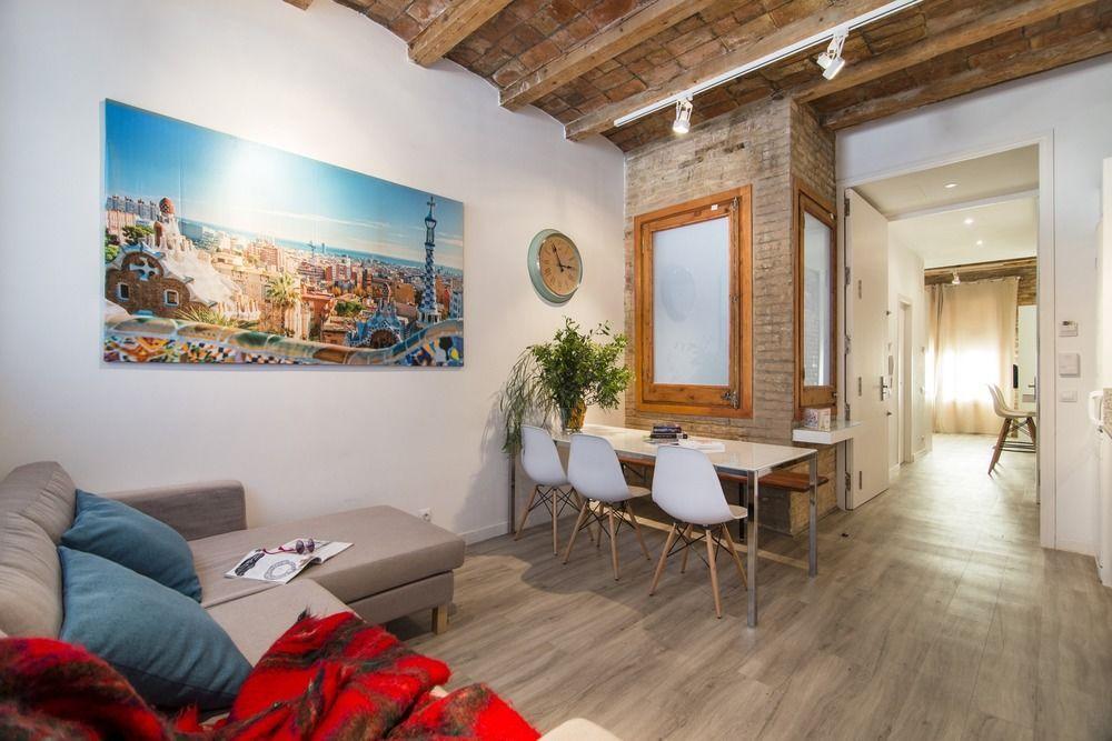 Happy People Sagrada Familia Gaudi Apartment บาร์เซโลนา ภายนอก รูปภาพ