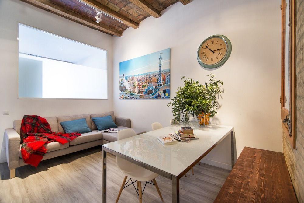 Happy People Sagrada Familia Gaudi Apartment บาร์เซโลนา ภายนอก รูปภาพ