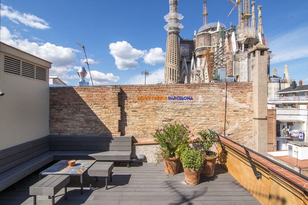 Happy People Sagrada Familia Gaudi Apartment บาร์เซโลนา ภายนอก รูปภาพ