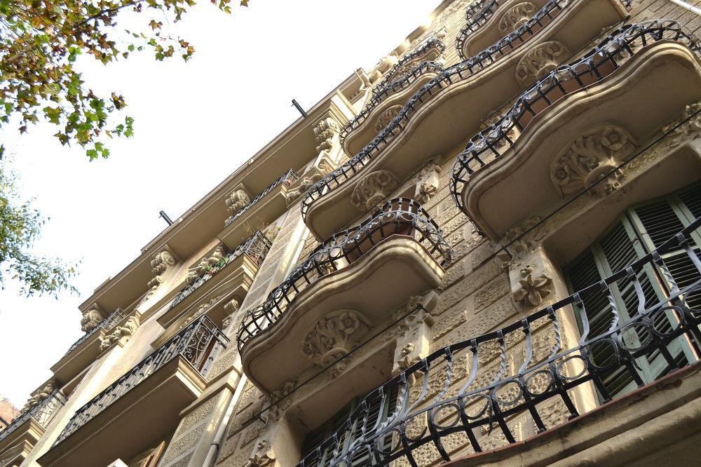 Happy People Sagrada Familia Gaudi Apartment บาร์เซโลนา ภายนอก รูปภาพ