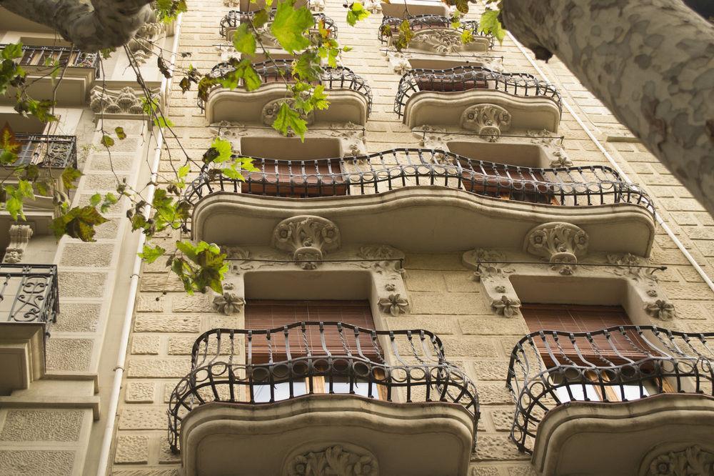 Happy People Sagrada Familia Gaudi Apartment บาร์เซโลนา ภายนอก รูปภาพ