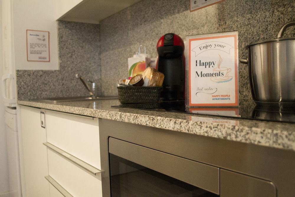 Happy People Sagrada Familia Gaudi Apartment บาร์เซโลนา ภายนอก รูปภาพ