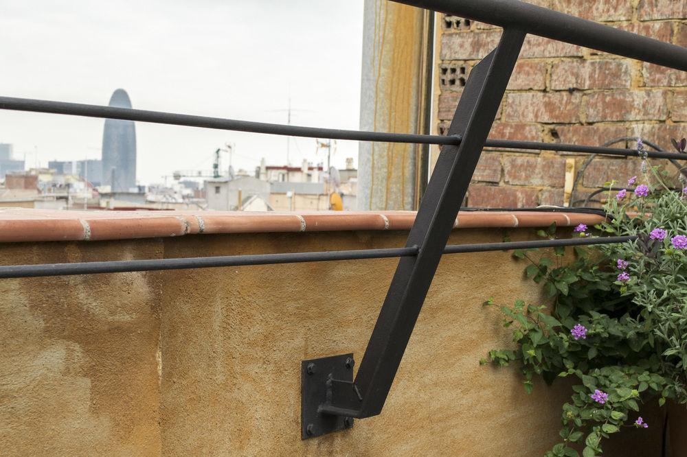 Happy People Sagrada Familia Gaudi Apartment บาร์เซโลนา ภายนอก รูปภาพ
