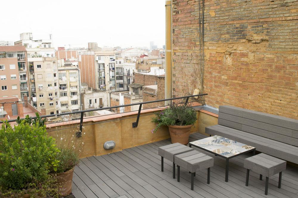 Happy People Sagrada Familia Gaudi Apartment บาร์เซโลนา ภายนอก รูปภาพ