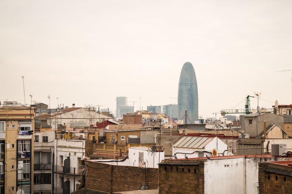 Happy People Sagrada Familia Gaudi Apartment บาร์เซโลนา ภายนอก รูปภาพ