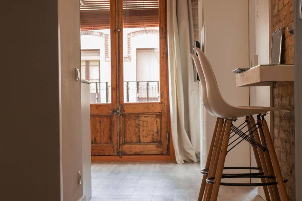 Happy People Sagrada Familia Gaudi Apartment บาร์เซโลนา ภายนอก รูปภาพ