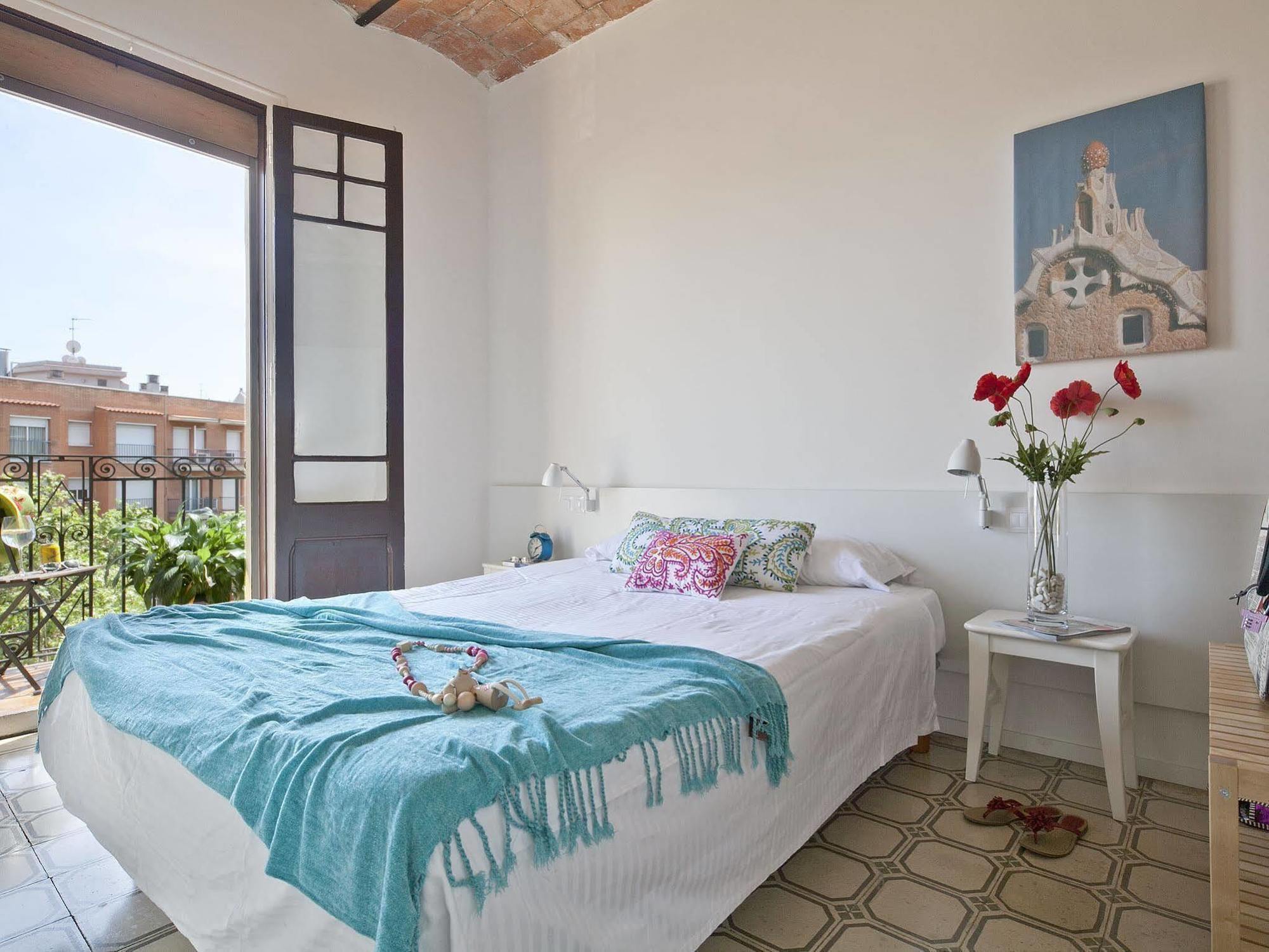 Happy People Sagrada Familia Gaudi Apartment บาร์เซโลนา ภายนอก รูปภาพ